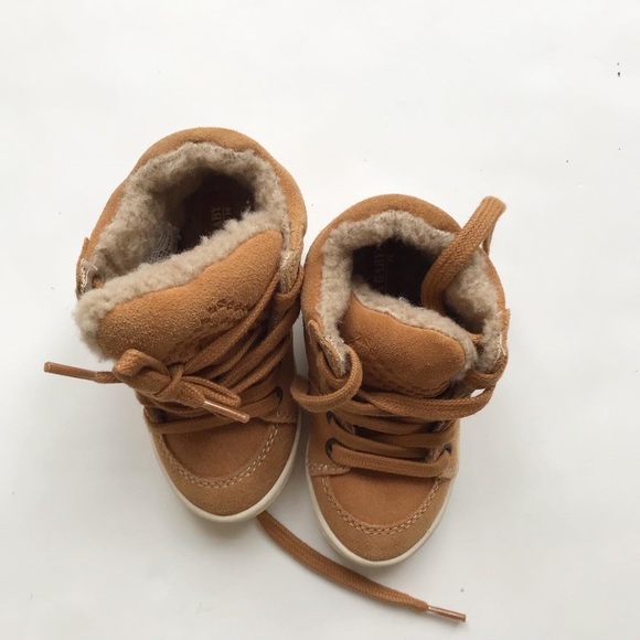 ZARA ran faux suede hi-top sneakers EUC size 19(4 toddler) - Picture 3 of 7